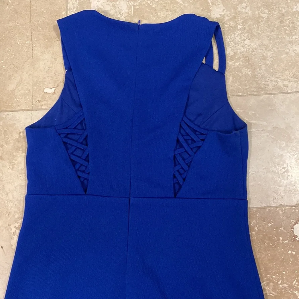 Alt. B DRESS - Picture 4 of 5